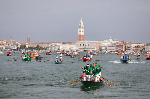 威尼斯划船体验的魅力在于什么